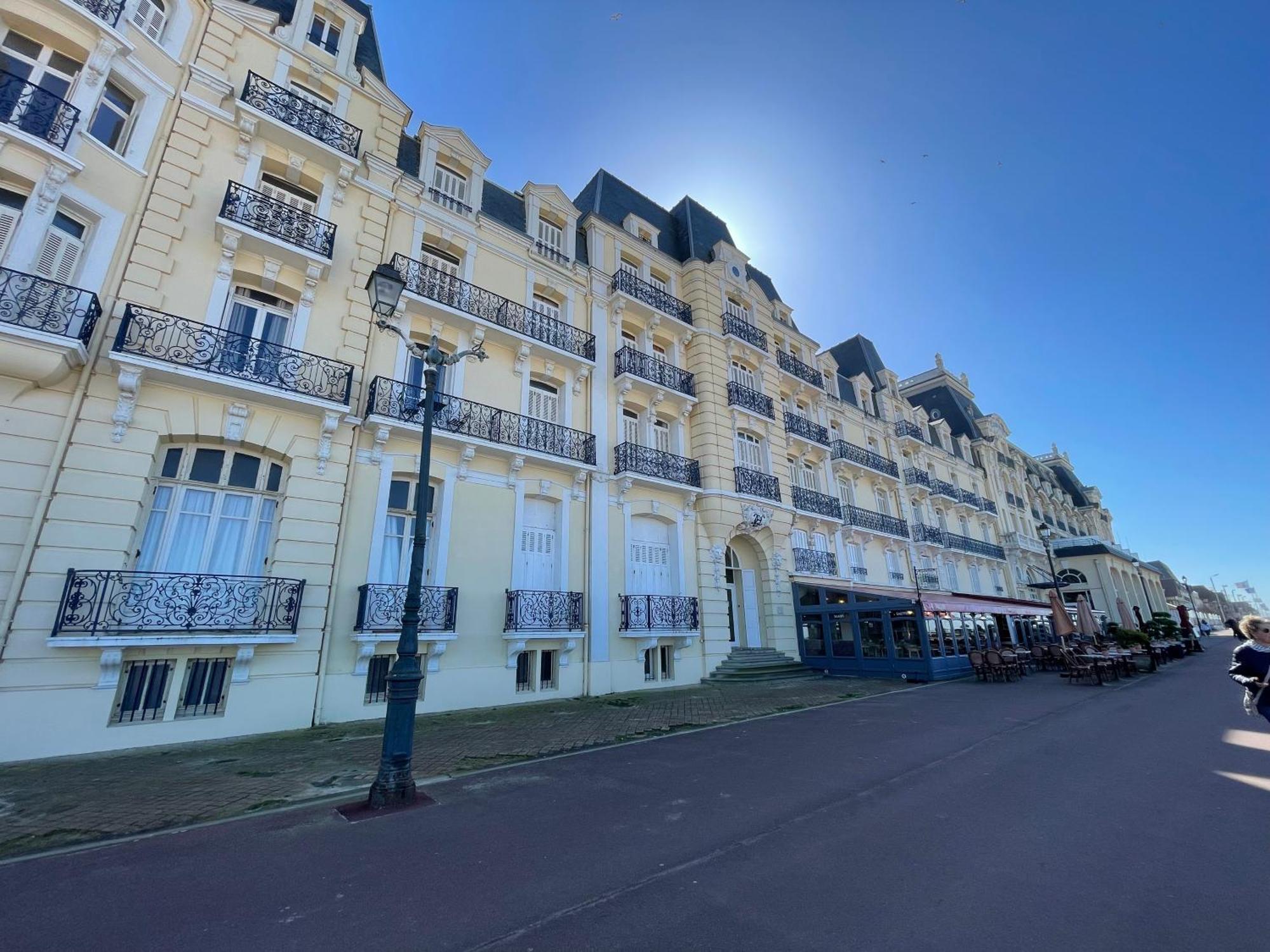 Villa Les Myrtilles Кабур Екстериор снимка
